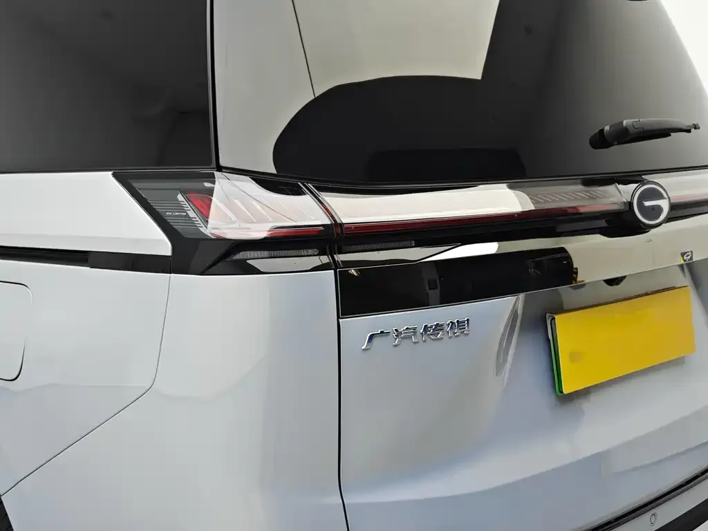 GAC Motor E8 Hybrid — фото 6
