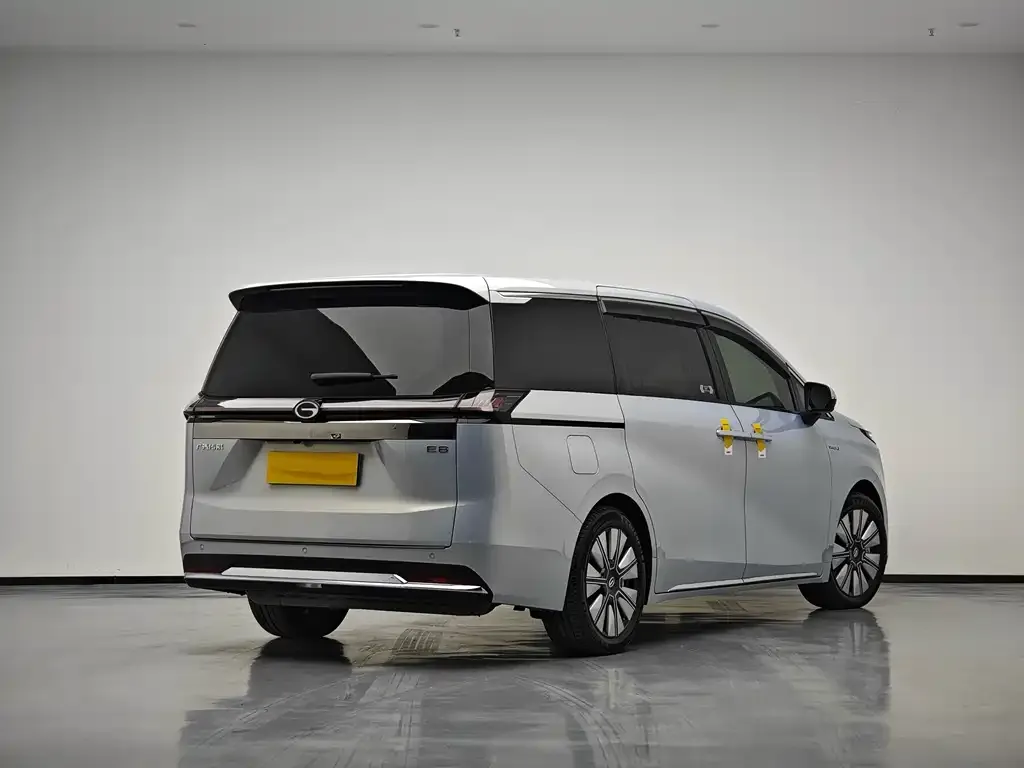 GAC Motor E8 Hybrid — фото 10