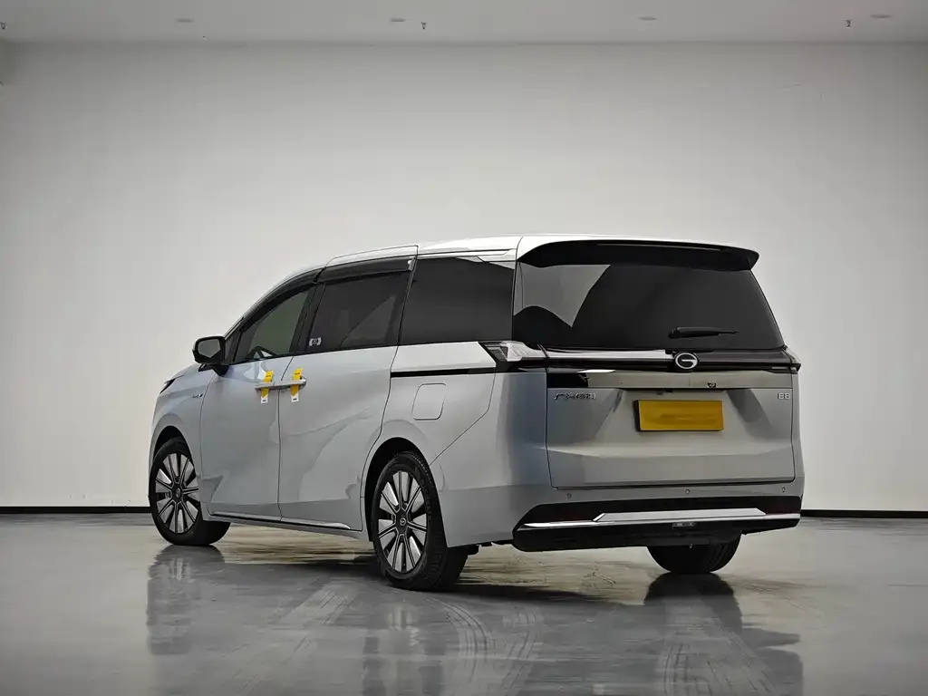 GAC Motor E8 Hybrid — фото 8