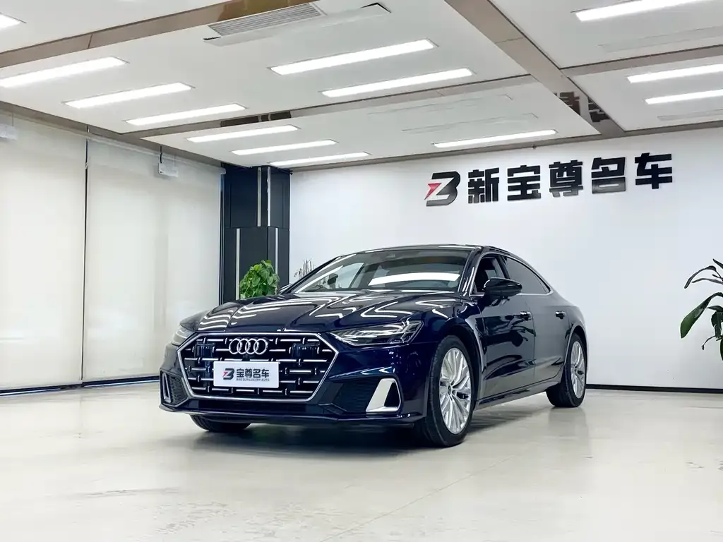 Audi A7L — фото 1