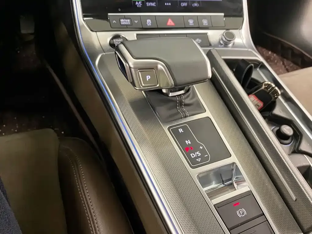 Audi A7L — фото 4