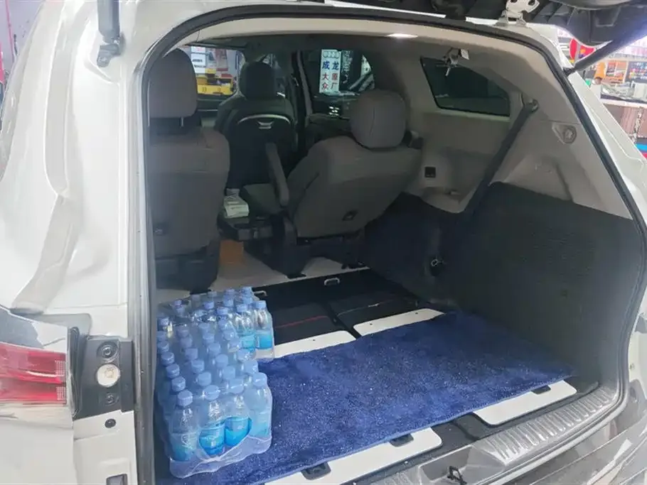 Toyota Granvia — фото 9