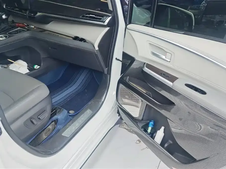 Toyota Granvia — фото 4