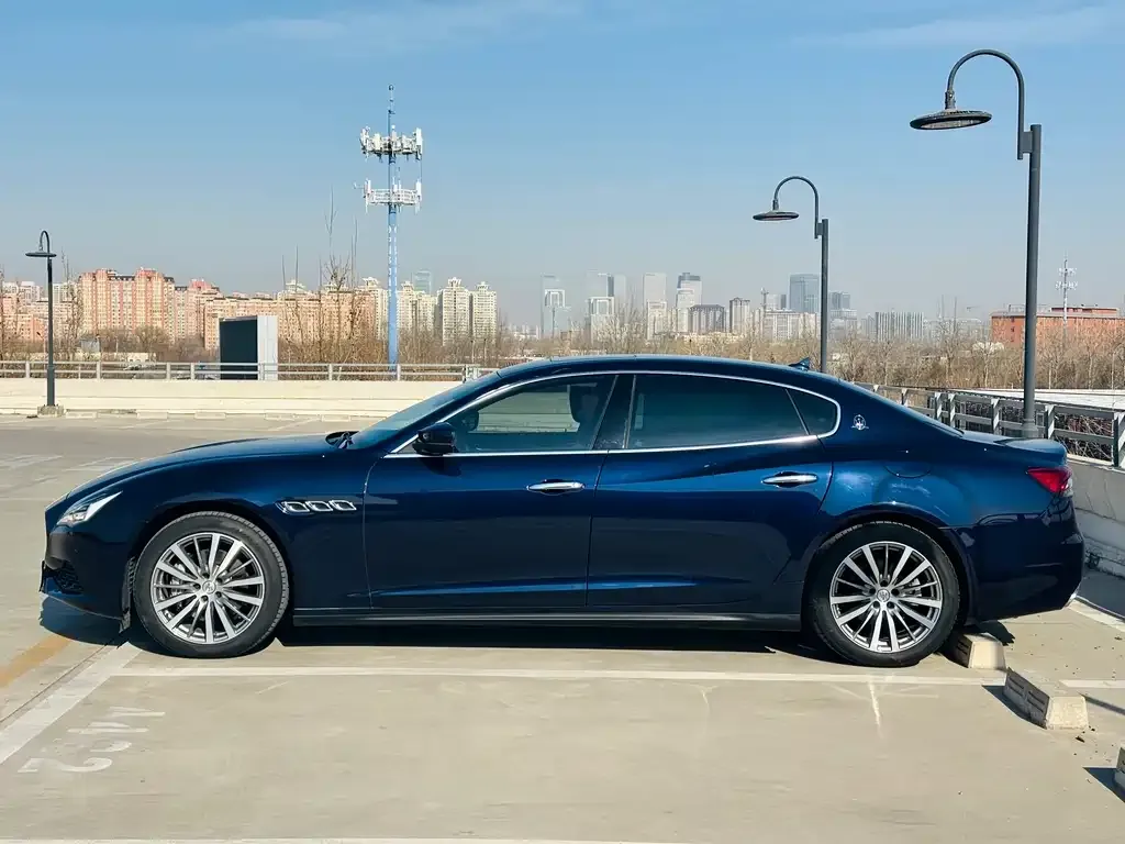 Maserati Quattroporte — фото 2