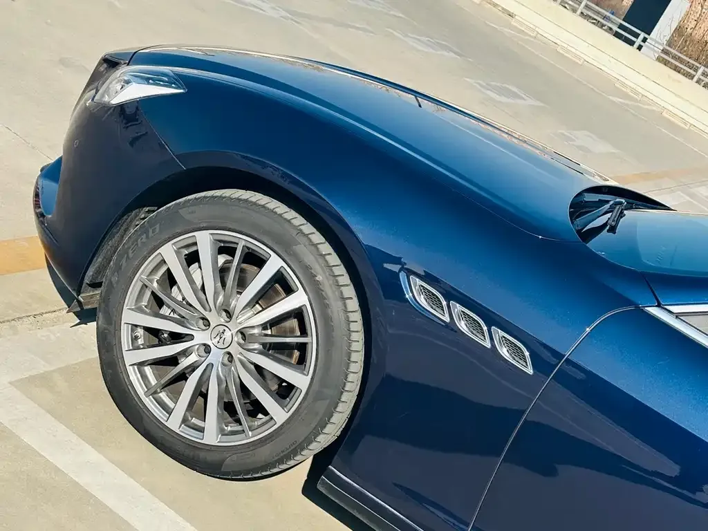 Maserati Quattroporte — фото 10
