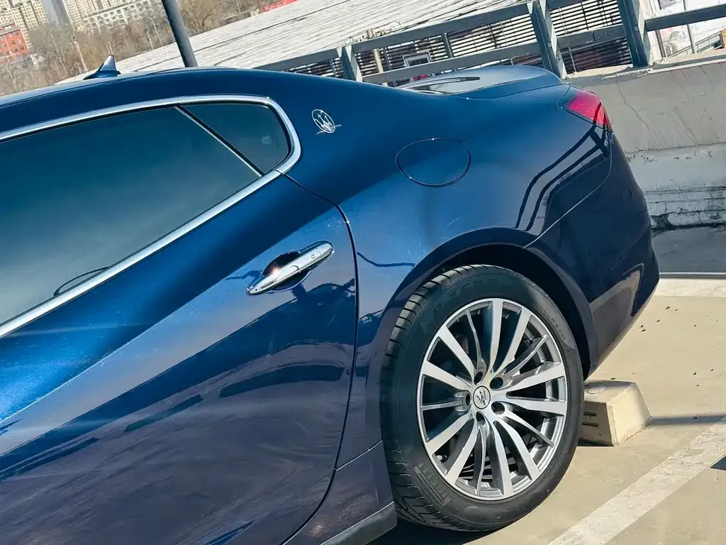 Maserati Quattroporte — фото 4