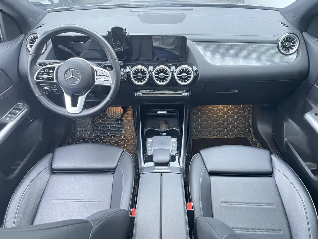 Mercedes-Benz GLA — фото 10