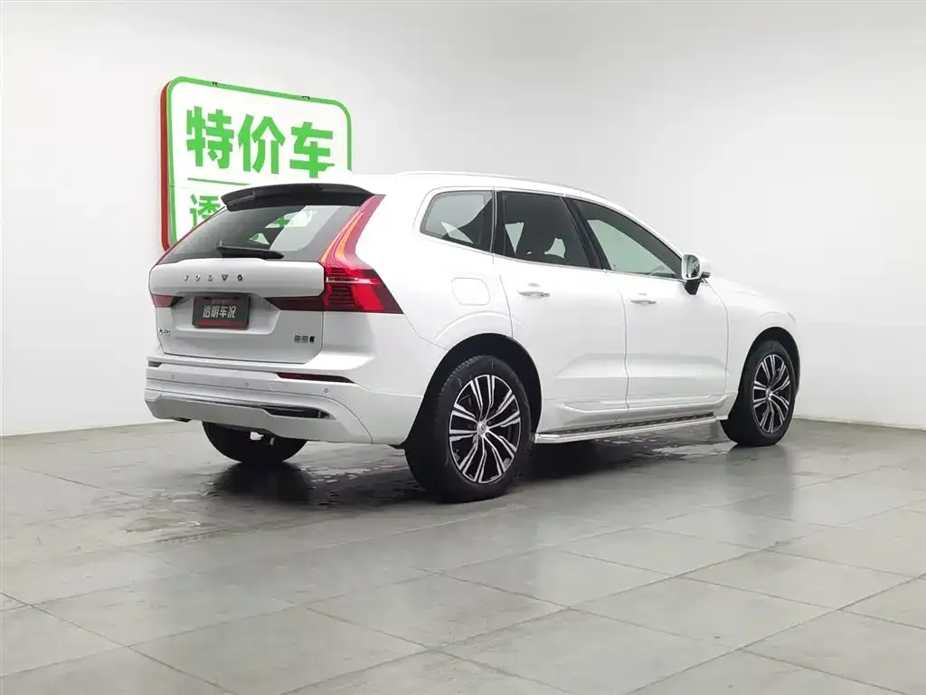 Volvo XC60 — фото 6