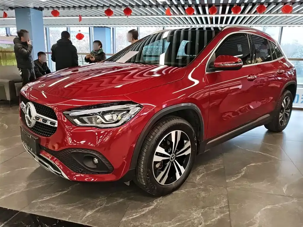 Mercedes-Benz GLA — фото 1