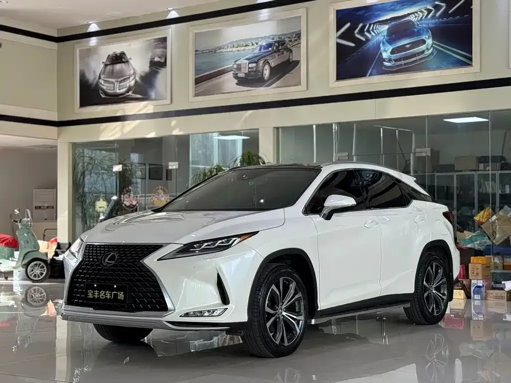 Lexus RX — фото 1