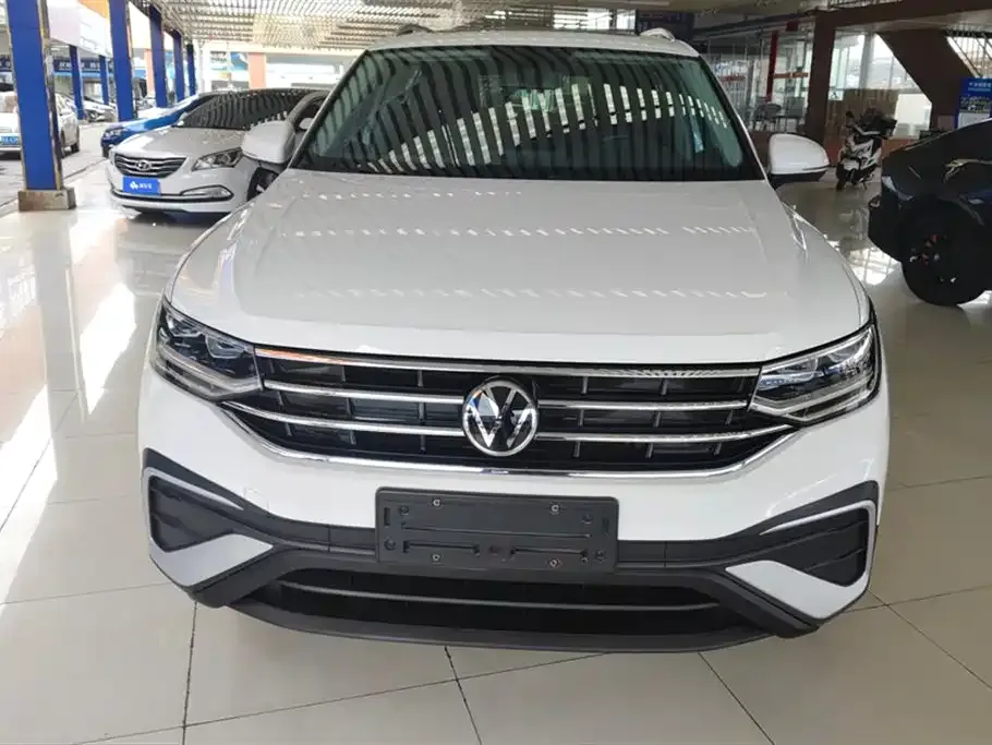 Volkswagen Tiguan L — фото 9