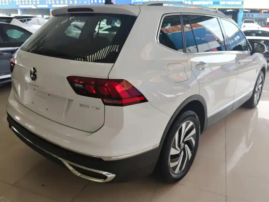 Volkswagen Tiguan L — фото 2
