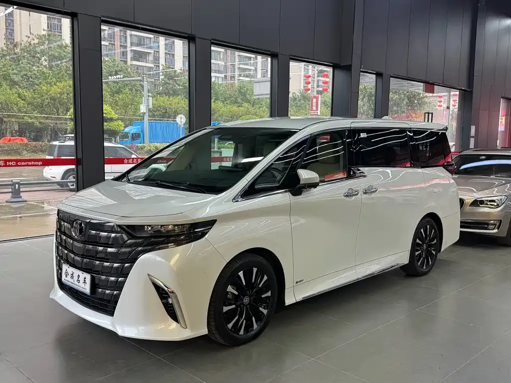 Toyota Alphard — фото 8