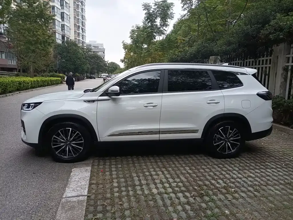 Chery Tiggo 8 PLUS — фото 10