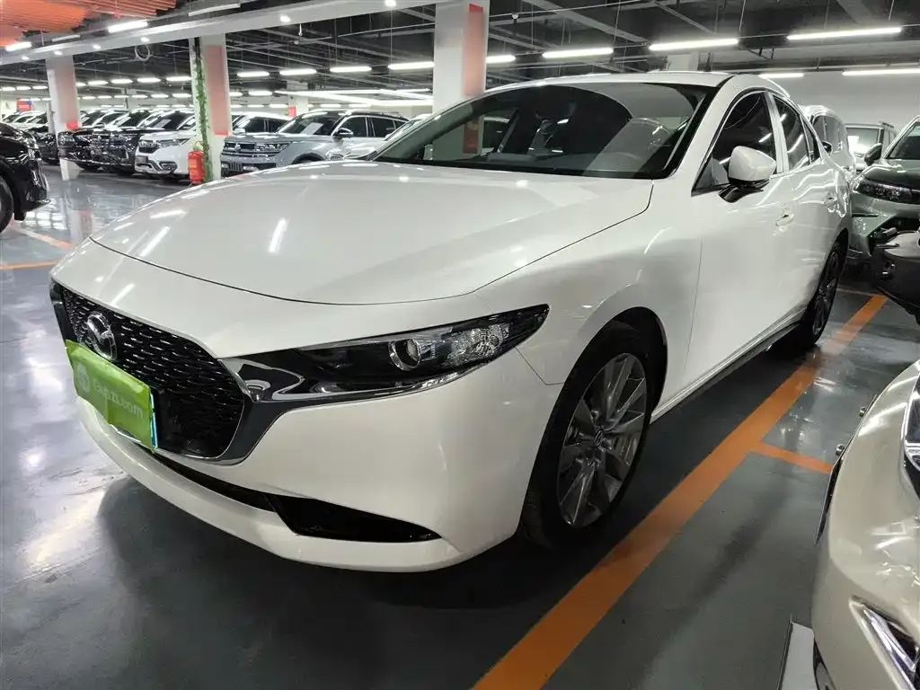 Mazda 3 Axela — фото 1