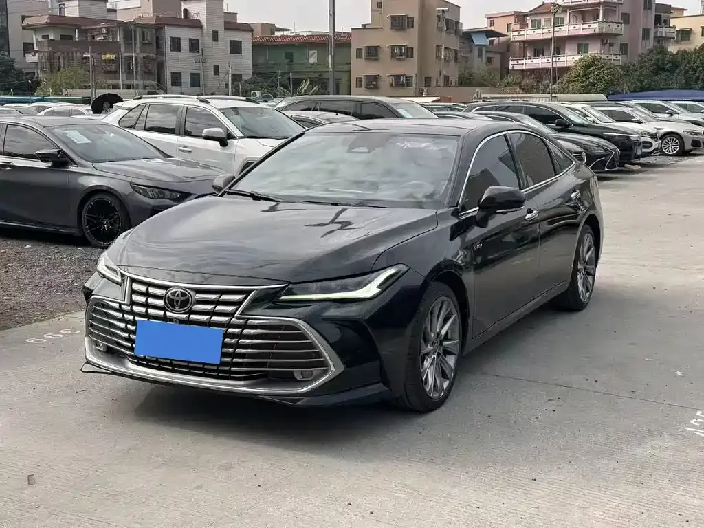 Toyota Avalon — фото 1