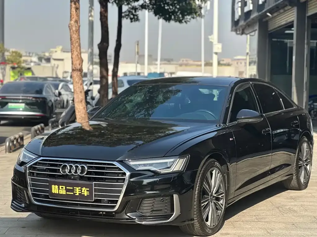 Audi A6L — фото 1