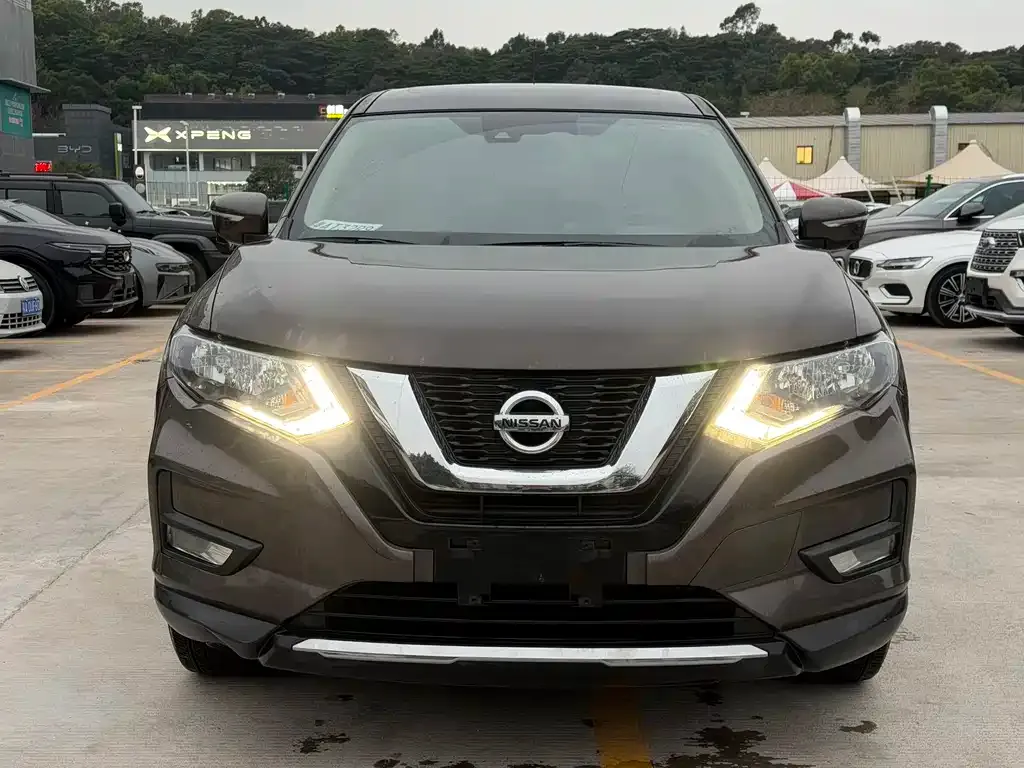 Nissan X-Trail — фото 10