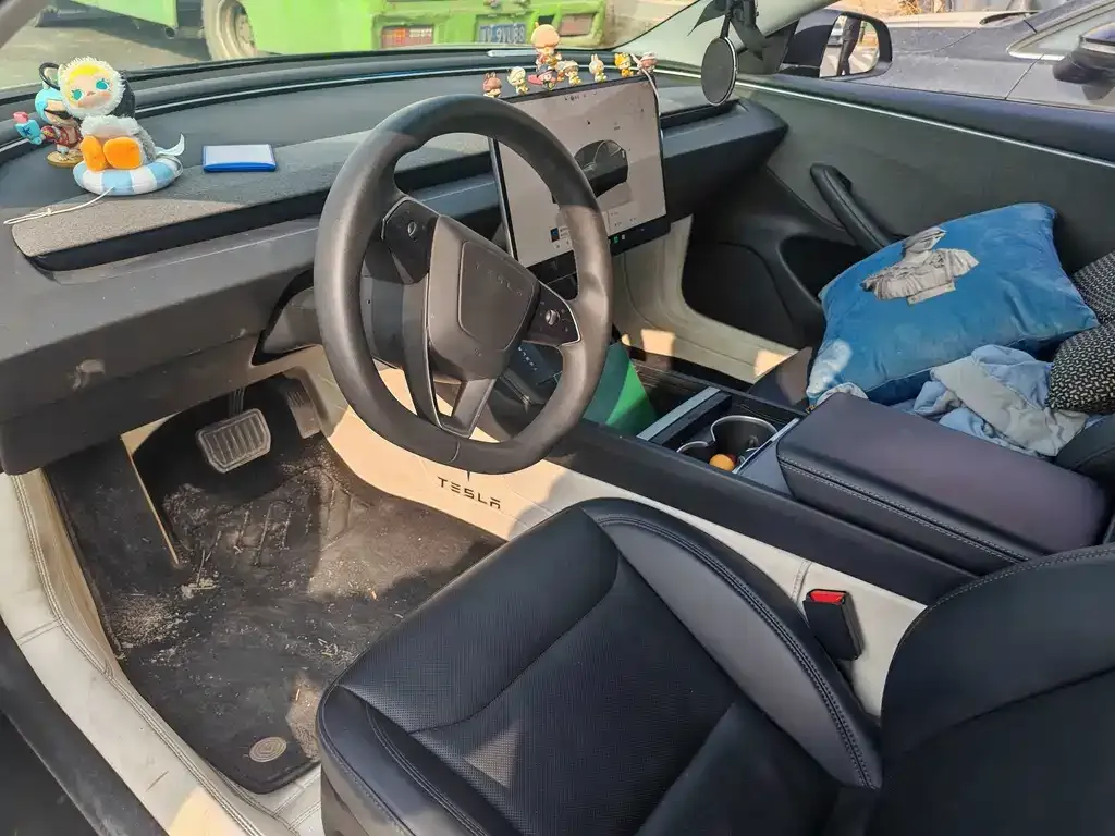 Tesla Model 3 — фото 2