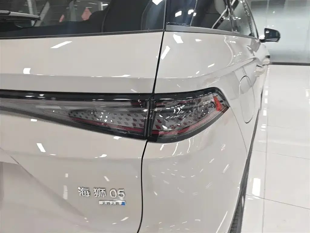BYD Seal 05 DM-i — фото 7