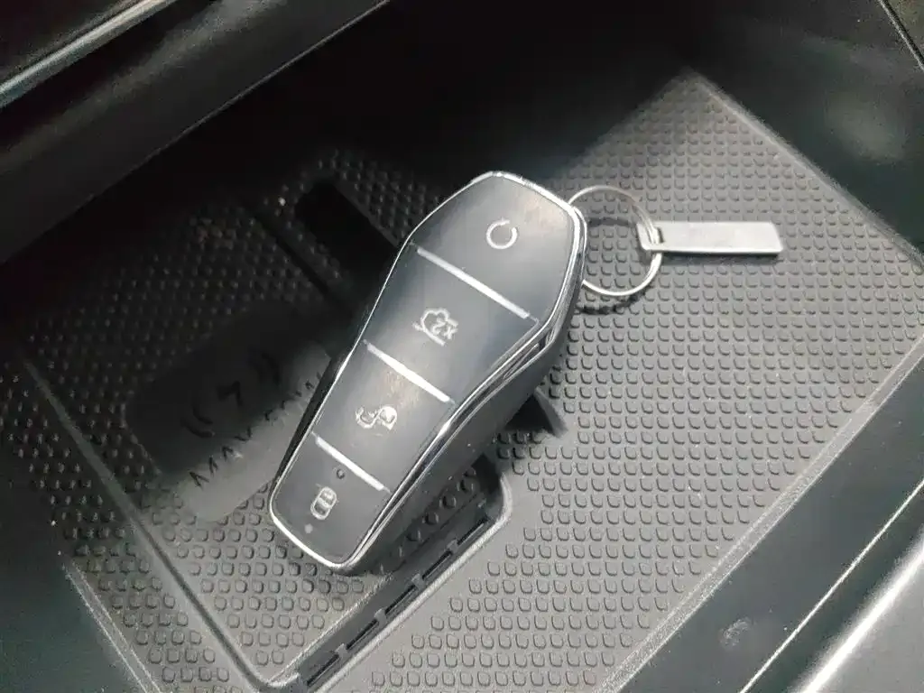 BYD Seal 05 DM-i — фото 10
