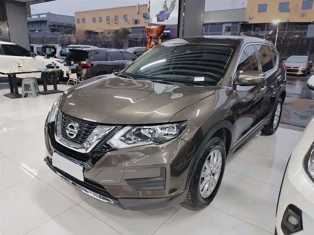 Nissan X-Trail — фото 1