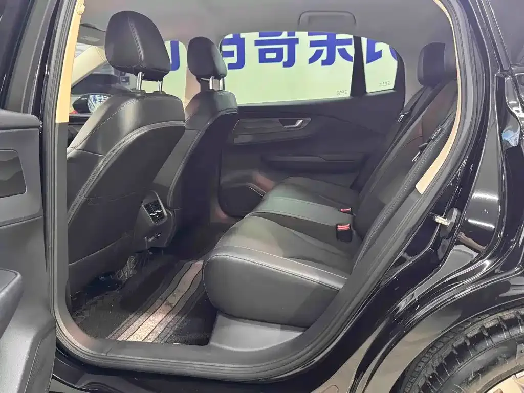 Hongqi E-QM5 — фото 7
