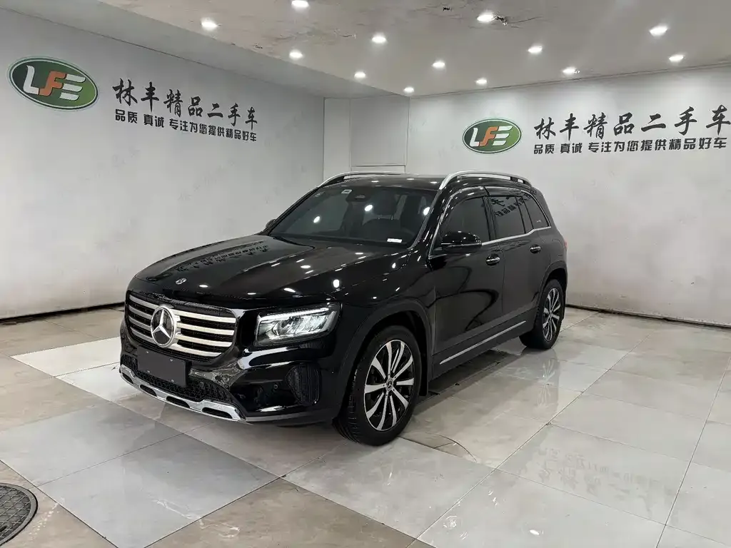 Mercedes-Benz GLB — фото 1