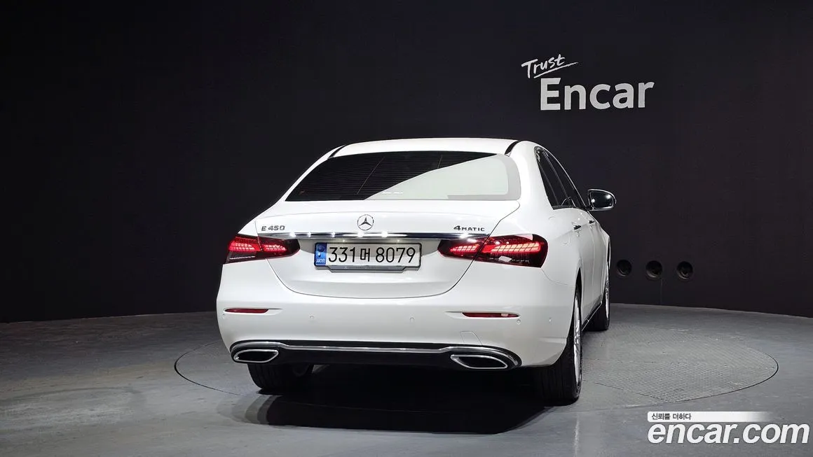 Mercedes-Benz E-Class — фото 9