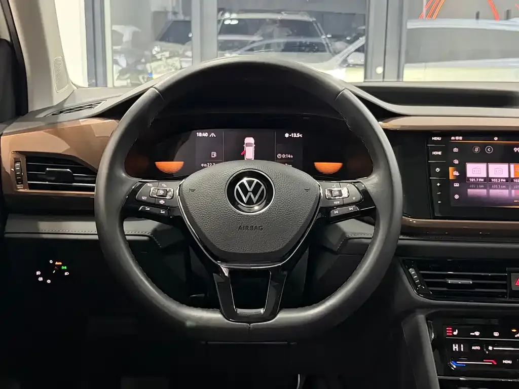Volkswagen Tharu — фото 4