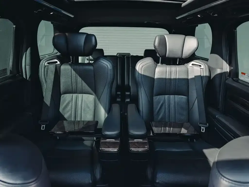 Toyota Alphard — фото 9