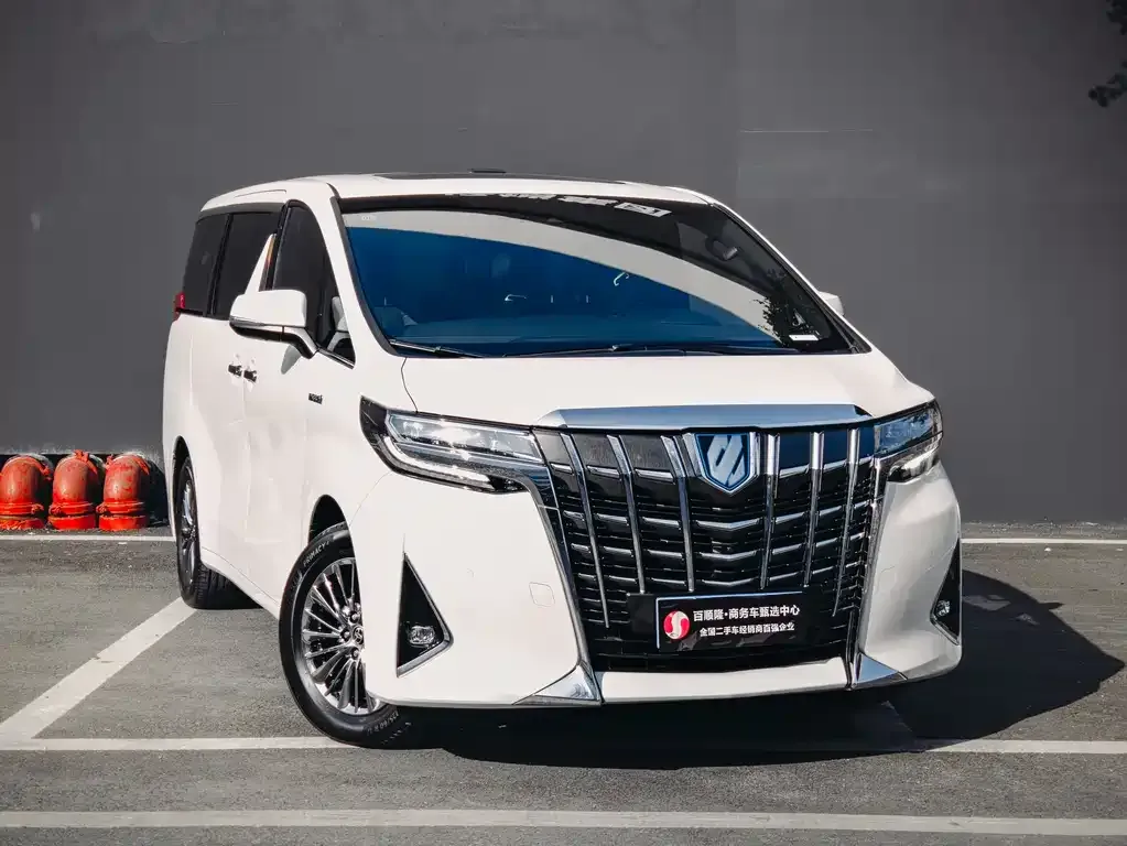 Toyota Alphard — фото 5