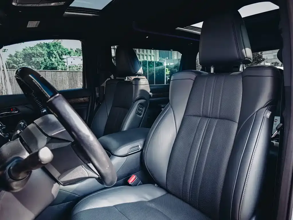 Toyota Alphard — фото 4