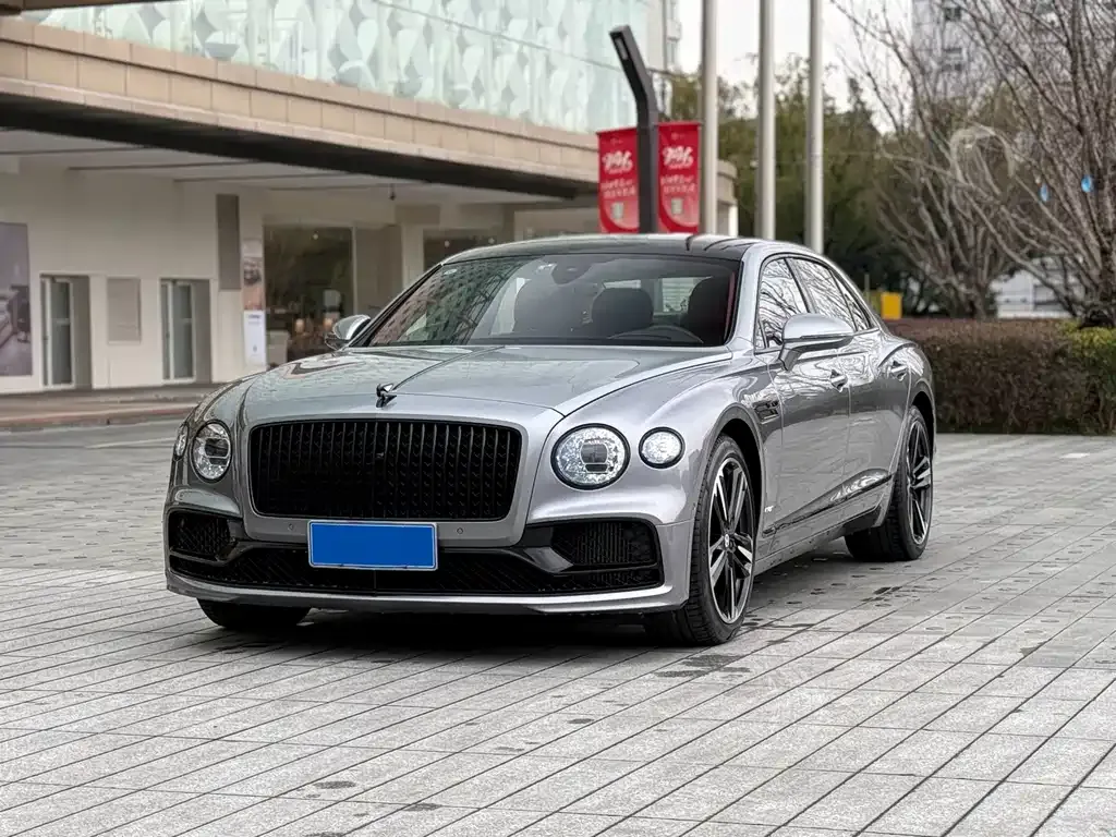 Bentley Flying Spur — фото 1