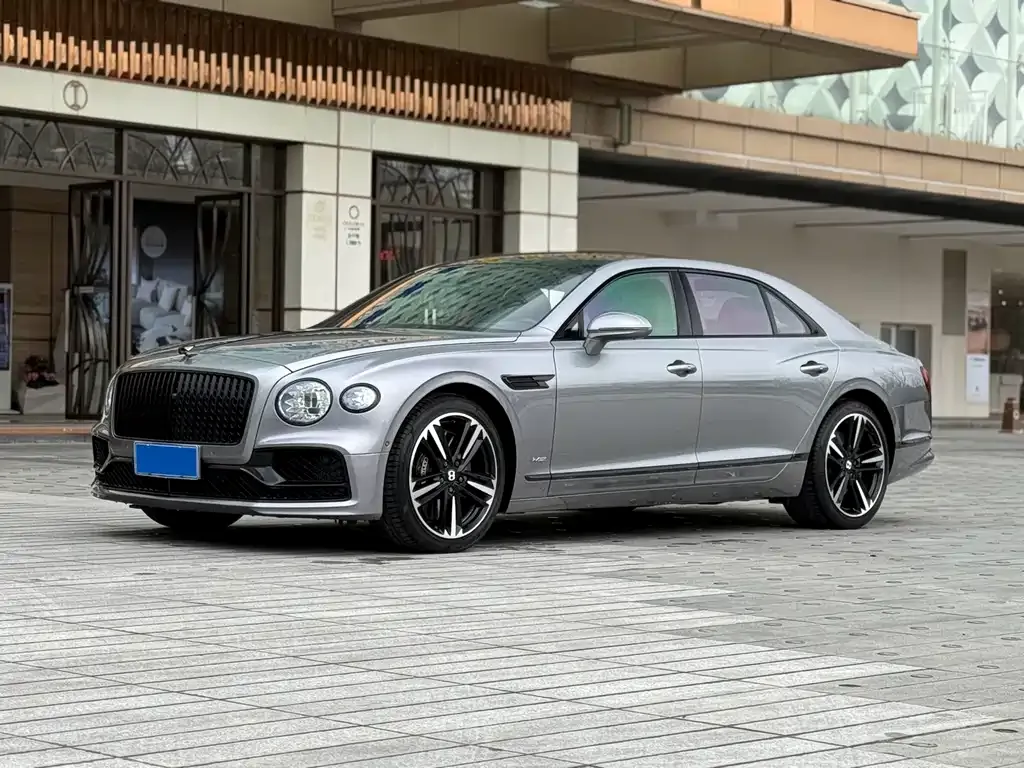 Bentley Flying Spur — фото 3
