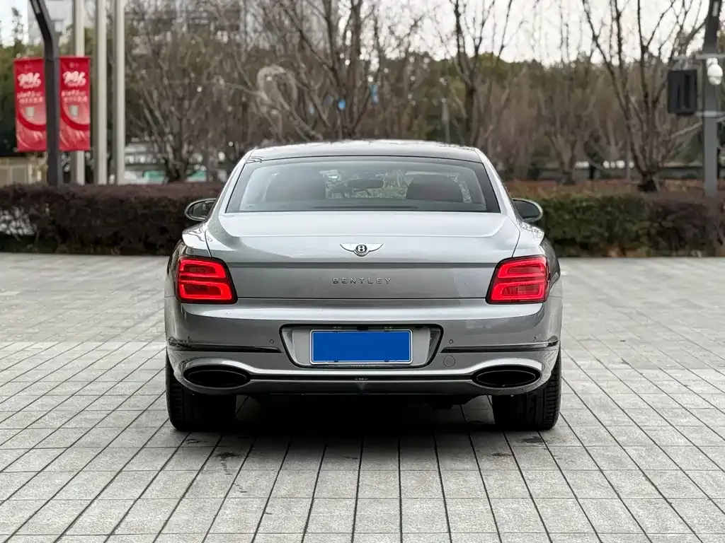 Bentley Flying Spur — фото 4