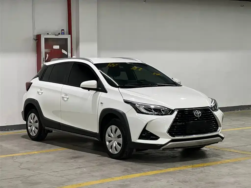 Toyota Yaris L — фото 3