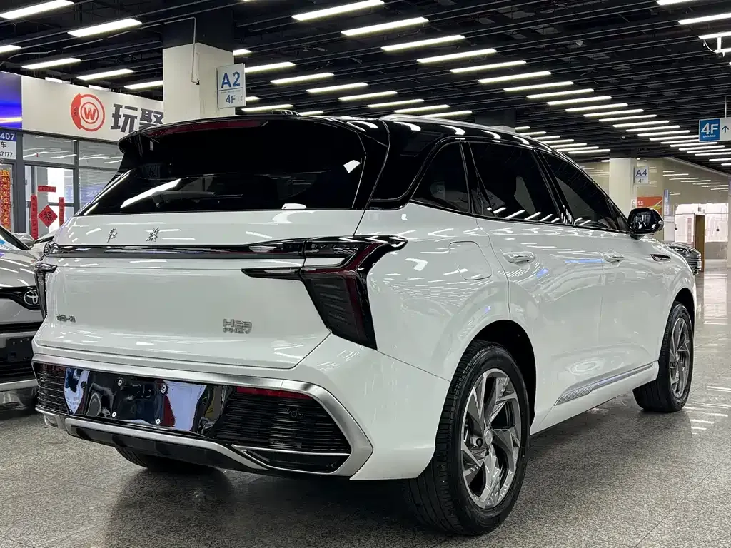 Hongqi HS3 PHEV — фото 4