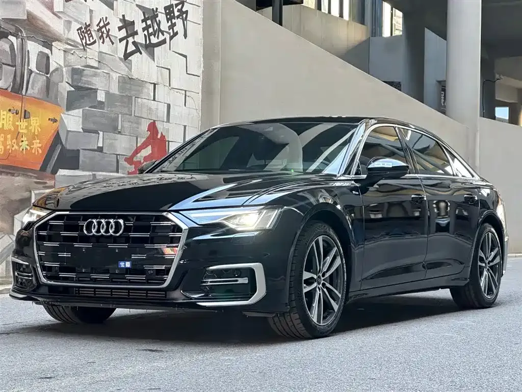 Audi A6L — фото 1