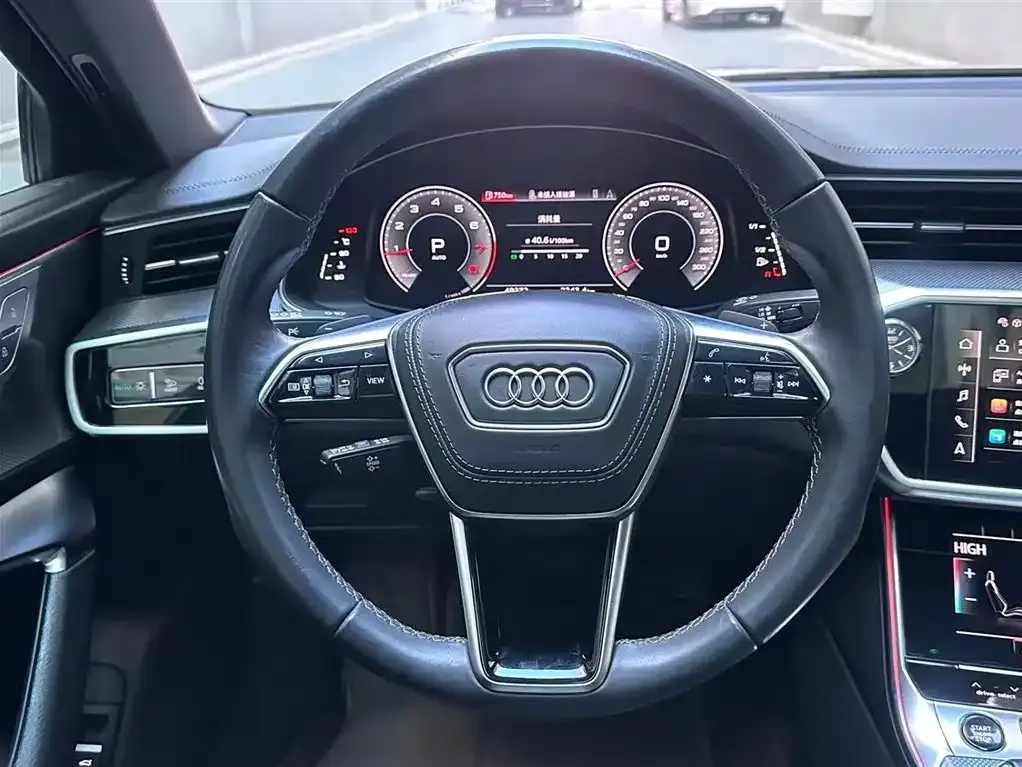 Audi A6L — фото 9