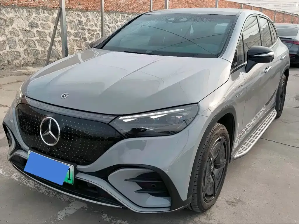 Mercedes-Benz EQE SUV — фото 1