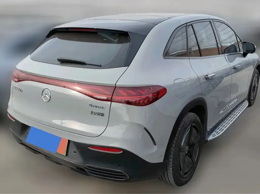 Mercedes-Benz EQE SUV — фото 6