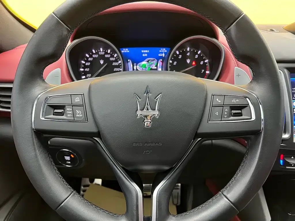 Maserati Levante — фото 9