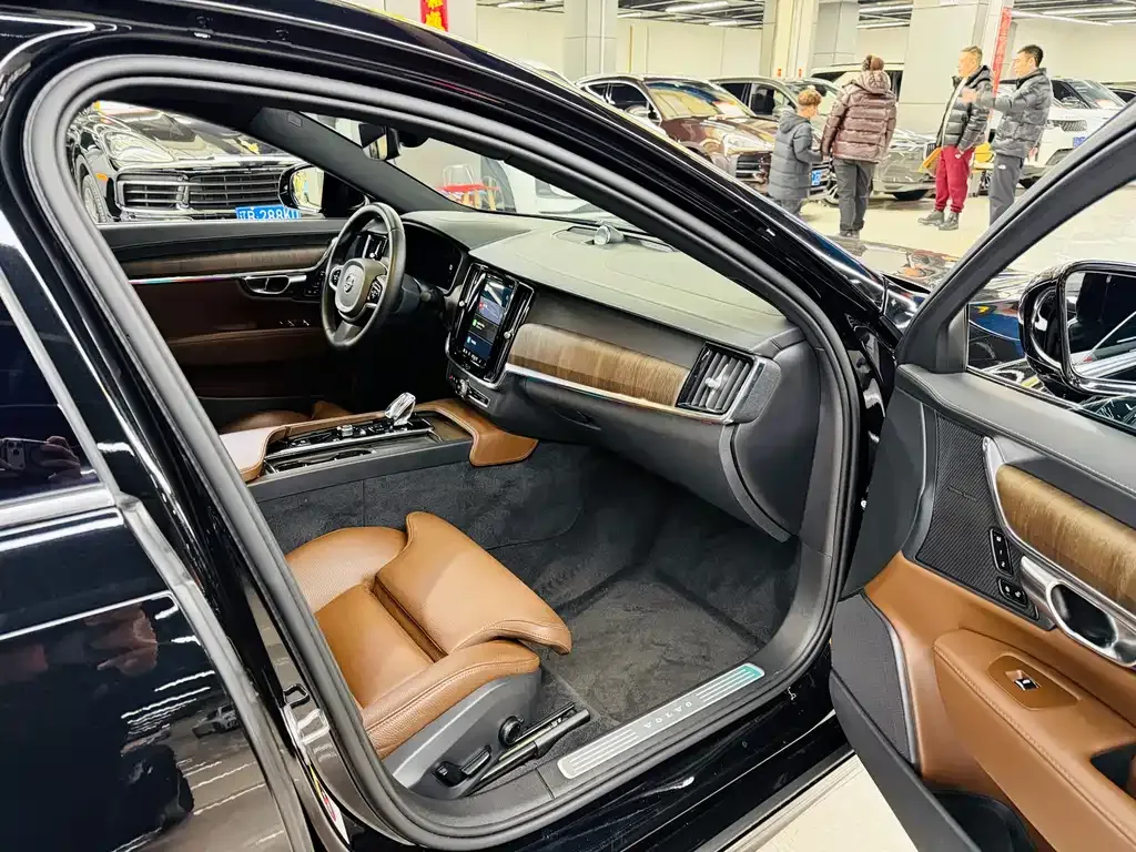 Volvo S90 — фото 8