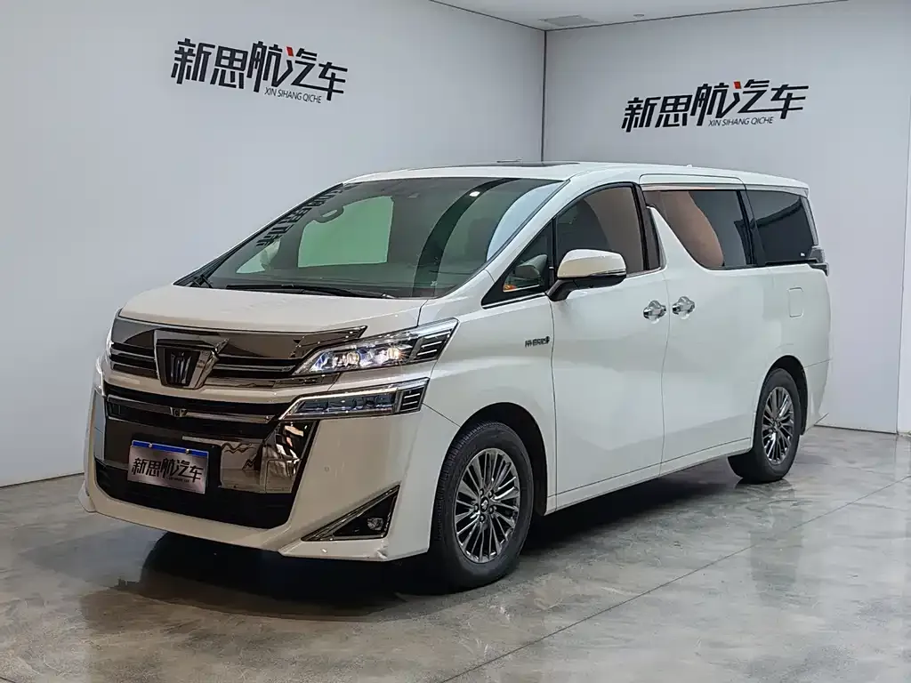 Toyota Vellfire — фото 1