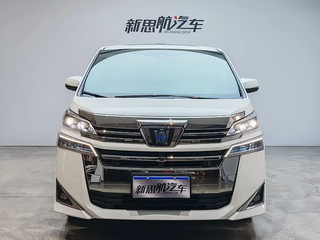 Toyota Vellfire — фото 8