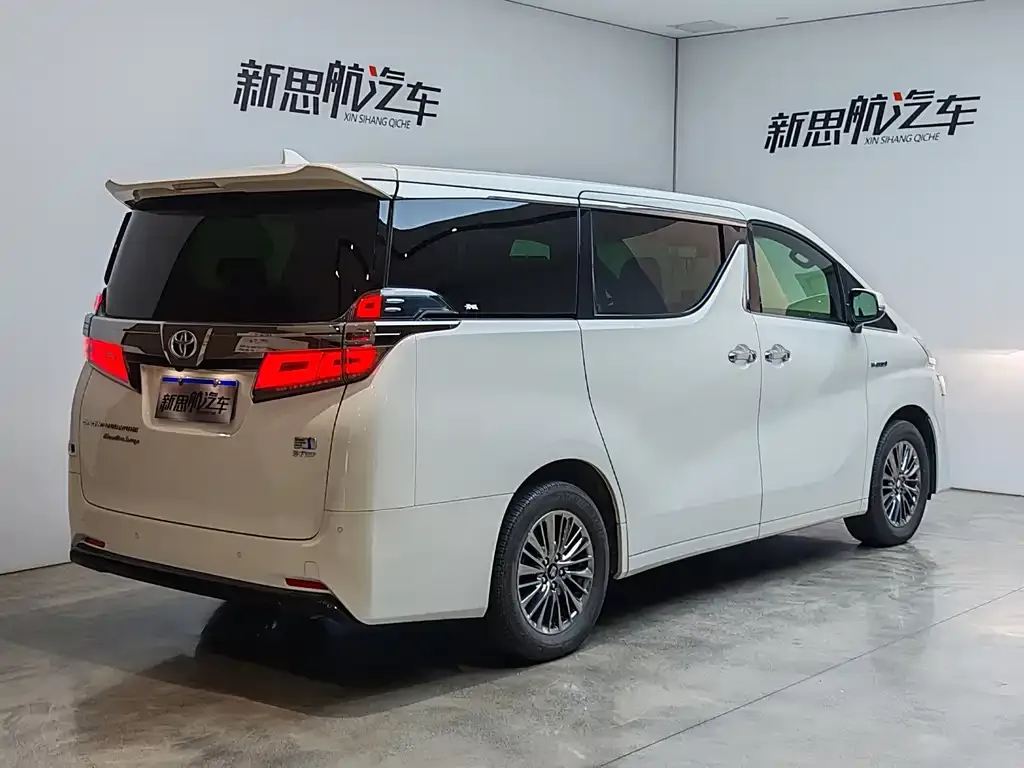 Toyota Vellfire — фото 2