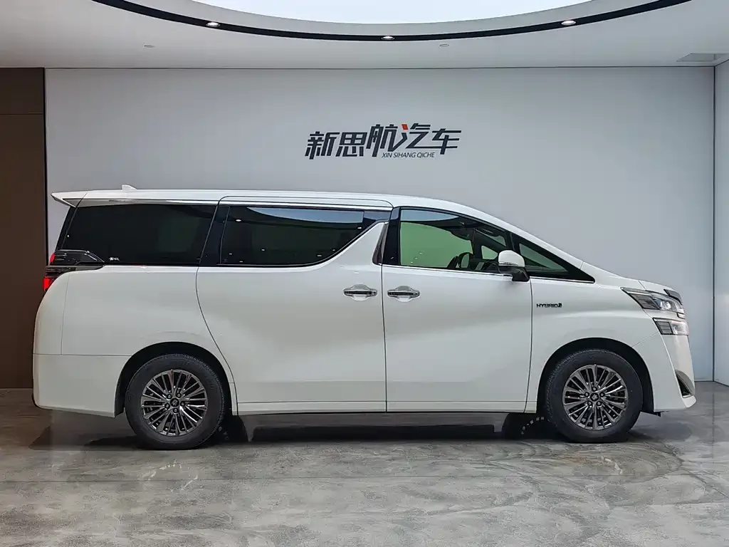 Toyota Vellfire — фото 5
