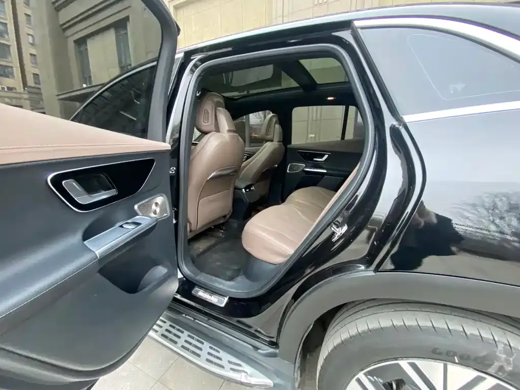 Mercedes-Benz EQE SUV — фото 5