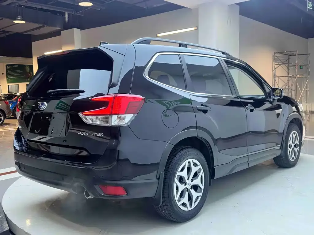Subaru Forester — фото 3